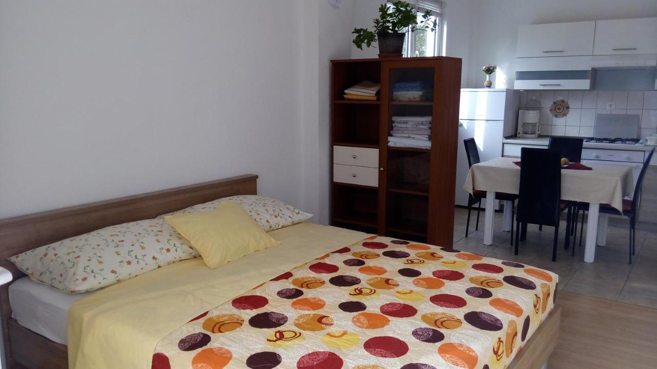 Apartments Tinka Grebaštica Eksteriør bilde
